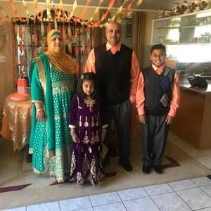 Meet your Posher, Sharif